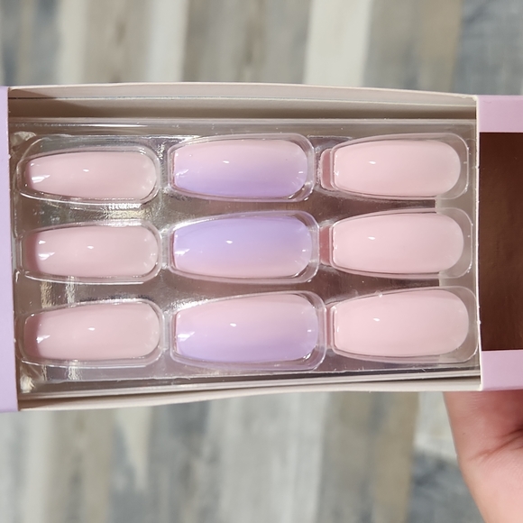 Nailbliss Gel Nails - Picture 6 of 7